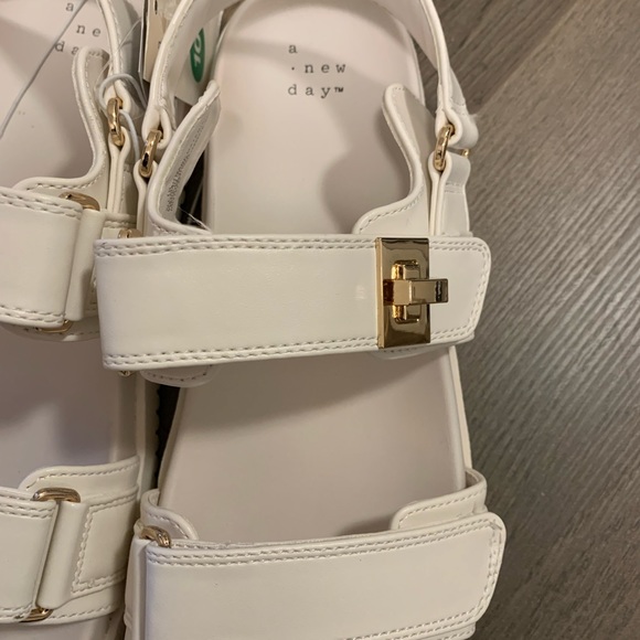 Women’s Dad Sandals - Picture 8 of 10